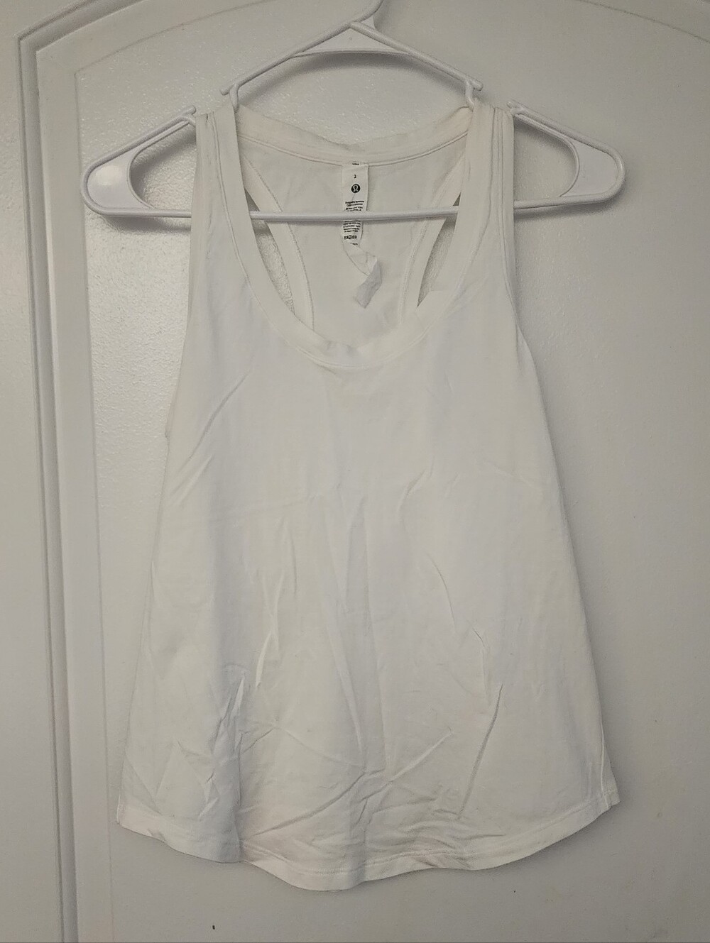 LuLuLemon Women's Solid White Scoop Neck Racerback Activewear Tank Top Size 2